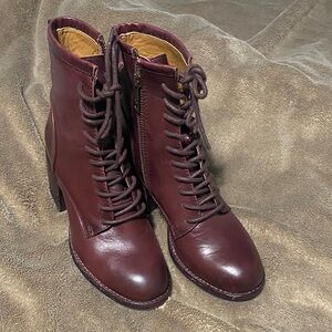 Patrisha Nash Scicily Elegant Burgundy Lace-Up Boots